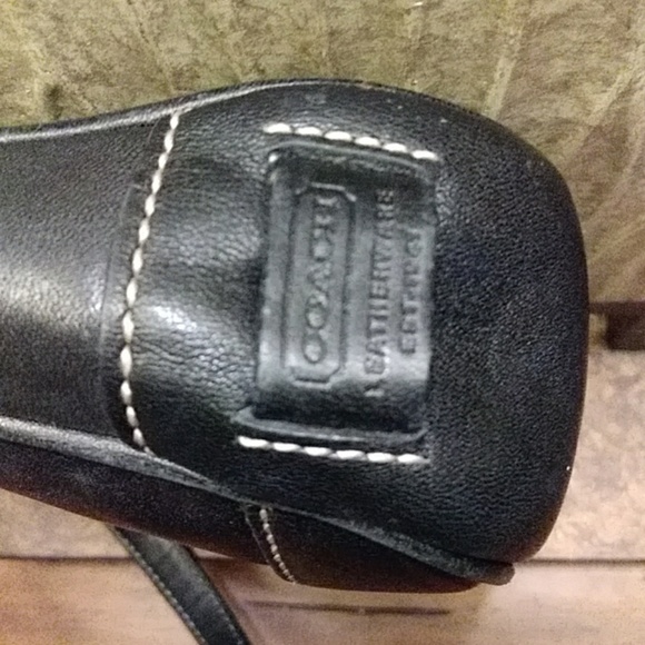 Coach Handbag. - Picture 2 of 6